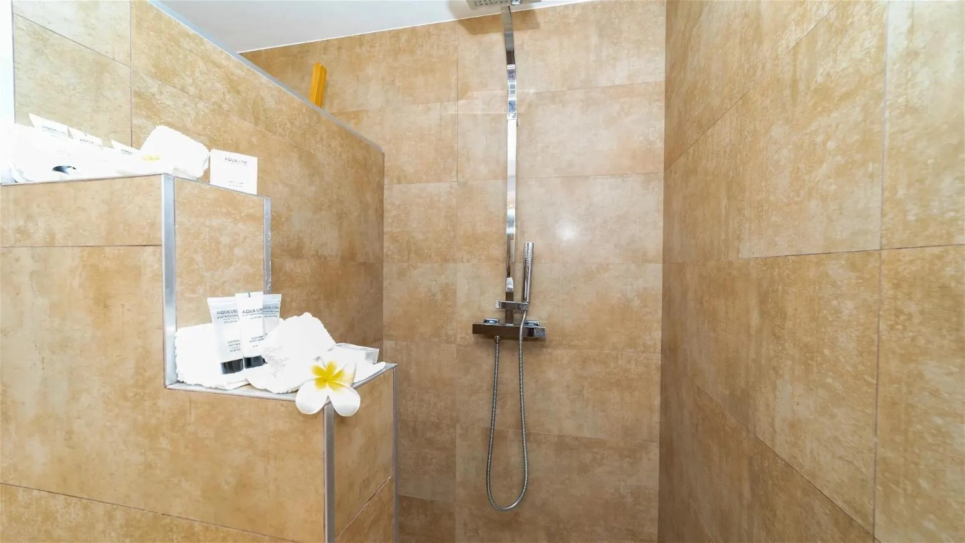 Serene 1BVilla where Romance Meets Tropical Beauty Marigot